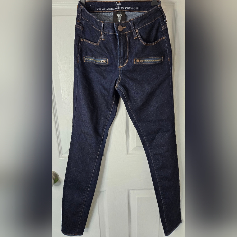 Versace V1969 Abbigliamento Sportivo SRL Size 24/00.  Never been worn/laundered